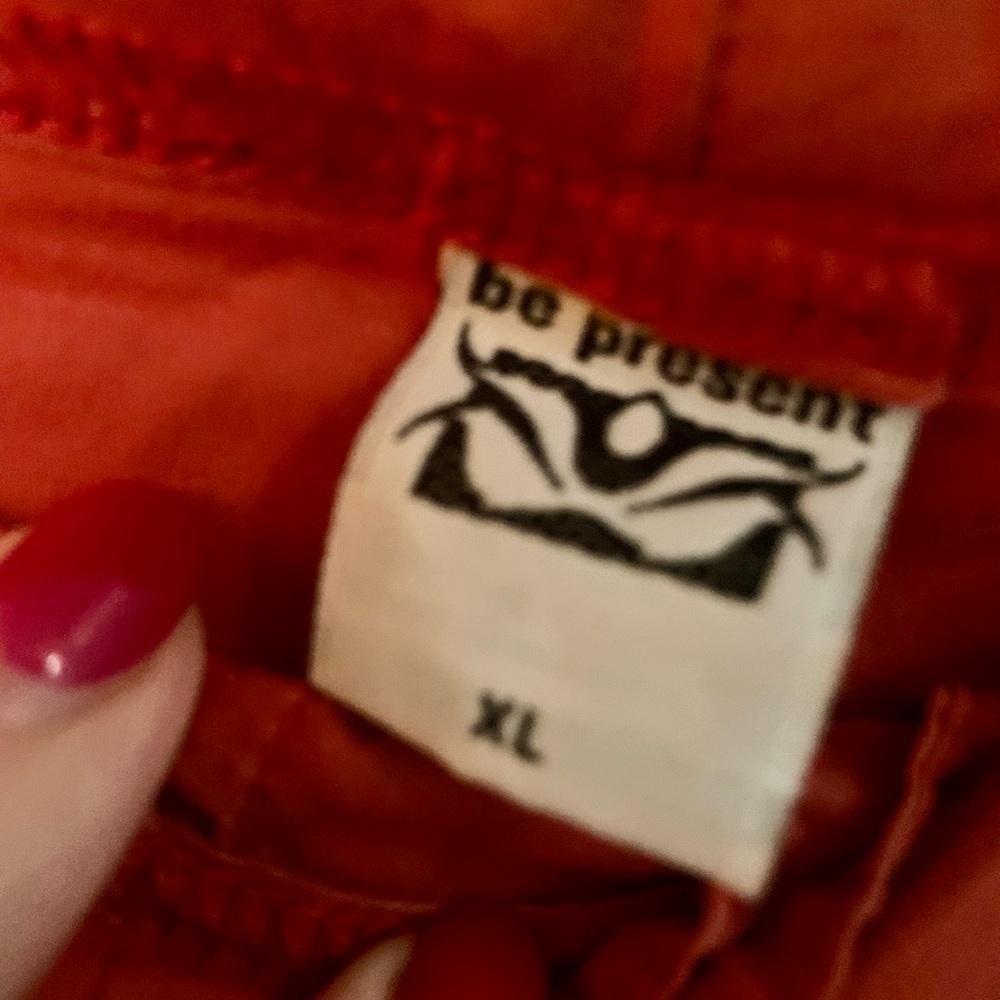 Rust Orange Capri length be present pants in orange. 🍊 - Picture 3 of 5